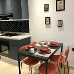 Chic Palmier - Heart Of Town